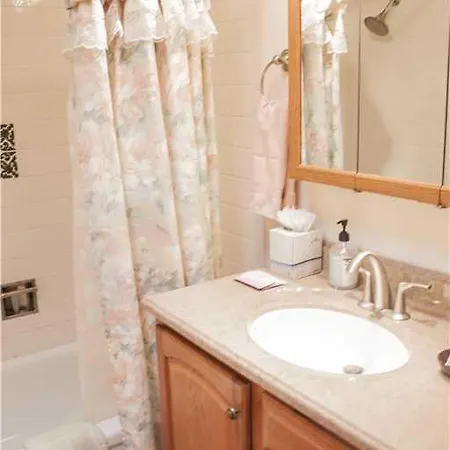 Apartment Artist Rd. #2 Two-bedroom Santa Fe